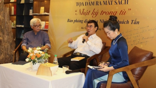 Thêm góc tiếp cận mới về tập thơ "Nhật ký trong tù"