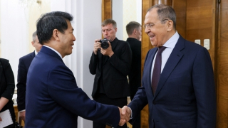 Nga tuyên bố sẵn sàng đàm phán về tình hình Ukraine