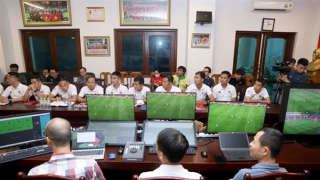 V-League cần nâng cấp trọng tài trước, dùng VAR sau