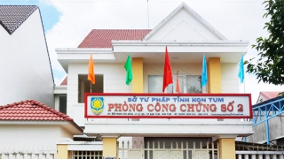 Phó trưởng phòng công chứng “nhận tiền” bị miễn nhiệm