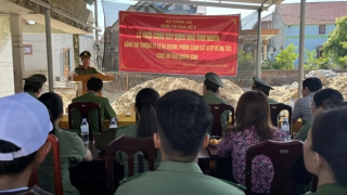 Cụm thi đua số 5 - Bộ Công an trao tặng kinh phí xây dựng nhà tình nghĩa