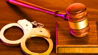 Hai quan xã "xộ khám" vì kí khống giấy tờ mua bán xe