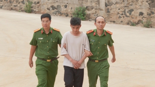 Gã trai có "biệt tài" chiếm đoạt mã OTP và số điện thoại để lừa đảo