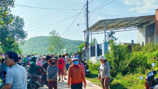 Ráo riết truy lùng kẻ cuồng sát đâm chết vợ cùng hai người hàng xóm