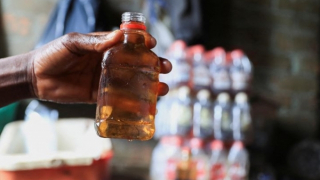 Nạn rượu giả tràn lan Lục địa đen