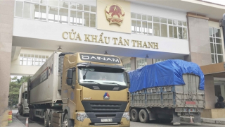 Đồng bộ nhiều biện pháp giải quyết ùn tắc nông sản tại cửa khẩu