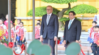 Thủ tướng Phạm Minh Chính chủ trì lễ đón Thủ tướng Australia thăm chính thức Việt Nam