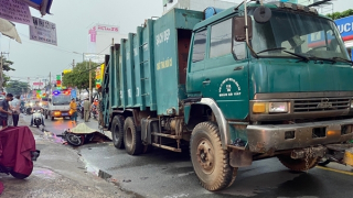 Tử vong khi tông vào xe rác đang được xe cứu hộ kéo trên đường