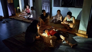 Du lịch biển "vạ vật" vì cắt điện