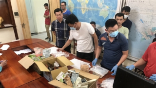 62kg ma tuý ẩn trong các thùng bia từ châu Âu về Nội Bài