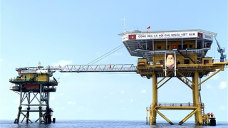 Chuyện ở nhà giàn và tình người giữa biển khơi