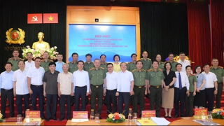 Luôn xứng đáng là những chiến sĩ kiên cường trên mặt trận tư tưởng - văn hoá