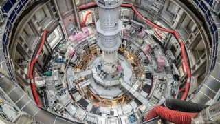 Năng lượng sạch: “Kẻ ăn không hết người lần chẳng ra”