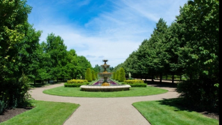 Cuộc gặp gỡ bí mật ở công viên Regent London