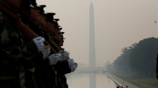 Hàng triệu người Bắc Mỹ khốn khổ vì cháy rừng