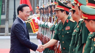 Chủ tịch nước kiểm tra ứng trực tìm kiếm cứu nạn tại Cục Cứu hộ-Cứu nạn