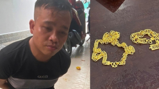 Đánh tráo bán vàng giả, kẻ lừa đảo sa lưới từ sự cao tay của chủ tiệm