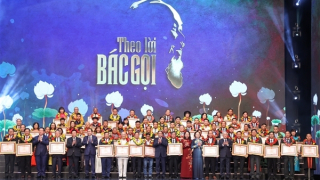 Tôn vinh những điển hình toả sáng tinh thần yêu nước, thầm lặng cống hiến