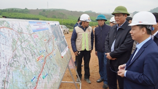 Tháo gỡ khó khăn, bảo đảm tiến độ bàn giao 100% mặt bằng sạch cao tốc Bắc - Nam