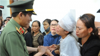 Nghẹn ngào tiễn biệt 4 CBCS Công an xã hy sinh khi làm nhiệm vụ