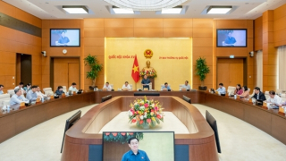 Ủy ban Thường vụ Quốc hội cho ý kiến về dự án Luật Bảo vệ quyền lợi người tiêu dùng (sửa đổi)