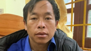 Vận động đối tượng bị truy nã ra đầu thú