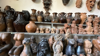 Tôn vinh các đóng góp bảo vệ di sản văn hóa phi vật thể “Nghệ thuật làm gốm của người Chăm”