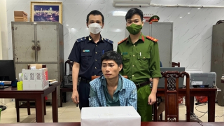 Đang vận chuyển 9.000 viên ma túy thì bị bắt