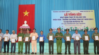 Khen thưởng hơn 150 tập thể, cá nhân “3 cùng” với người dân