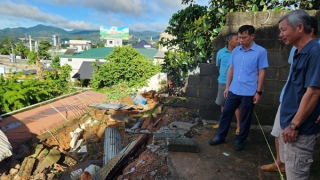 Mưa lớn gây sụt lún, ngập úng nhiều nơi ở Lâm Đồng