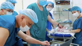 Cứu trẻ bị tim bẩm sinh nặng ngay khi vừa chào đời