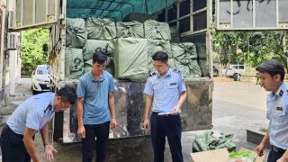 3 tấn thịt vịt và tràng gà Trung Quốc tẩm hoá chất ém trong thùng xốp