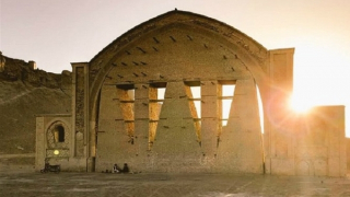 Mạo hiểm tới Afghanistan bắn súng cùng Taliban