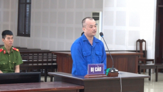 Nam y sĩ làm giả sổ hồng để lừa đồng nghiệp