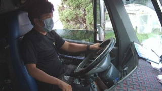 Tài xế mất tích cùng hơn 2.400 đôi giày hàng hiệu giá hơn 1,5 tỷ đồng