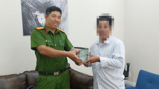 Công an Đồng Tháp kịp thời ngăn chặn vụ lừa đảo, trao trả gần 1 tỷ đồng cho nạn nhân