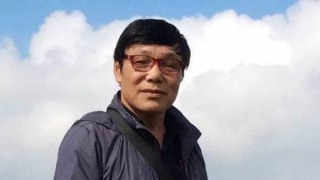 Người thơ rượu núi  đã mây bay