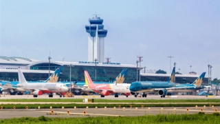 Bộ GTVT: Chưa bỏ trần giá vé máy bay