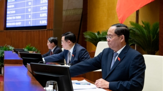 Quốc hội thông qua Luật Xuất cảnh - Nhập cảnh với số phiếu rất cao