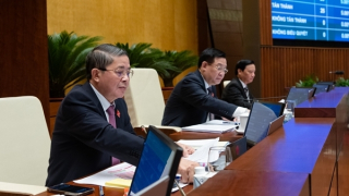 Quốc hội giao Chính phủ chỉ đạo thanh, quyết toán các khoản huy động, thu, chi, đóng góp cho phòng, chống dịch