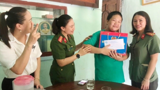 Lan tỏa nghĩa cử nhân văn