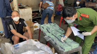 Triệt phá đường dây lợi dụng phương tiện có mã “luồng xanh” để vận chuyển ma túy trong mùa COVID-19