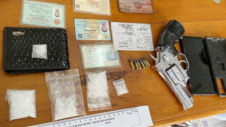 Giao dịch ma tuý kiêm luôn “cò” mua bán súng