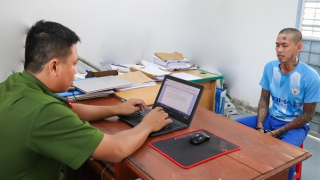 Bắt tạm giam đối tượng dùng súng gây náo loạn trong đêm