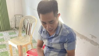 Giấu hàng trăm túi “cỏ Mỹ”, cung cấp cho thanh niên làng biển