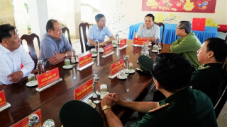 Phó Thủ tướng Trần Lưu Quang kiểm tra công tác phòng, chống buôn lậu trên tuyến biên giới An Giang