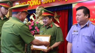 Trao thưởng cho các đơn vị khám phá các chuyên án lớn