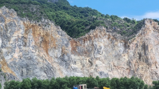 Rơi từ vách đá, một công nhân tử vong