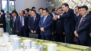 Thủ tướng Phạm Minh Chính thăm Khu mới Hùng An