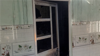 Người đàn ông mua xăng về nhà tự thiêu